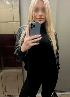  Карина, 27, 